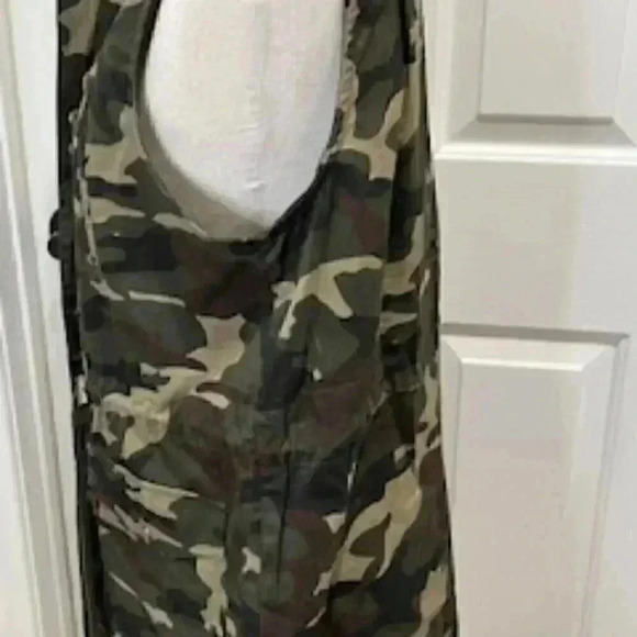 Zenana Outfitters Vest Women Medium Camouflage Hooded EUC - Picture 8 of 14